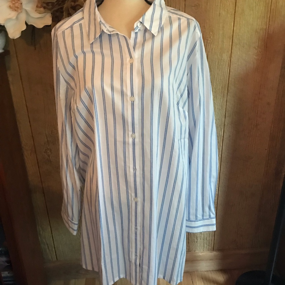 Beautiful blue and white cotton tunic.